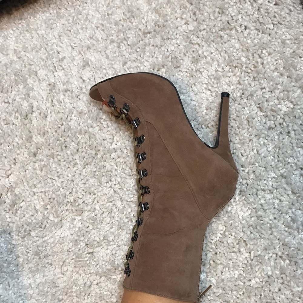 Shoes - Picture 5 of 5